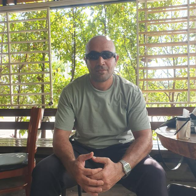 HuaHai customer from Cambodia who tested smart cycling glasses across two markets
